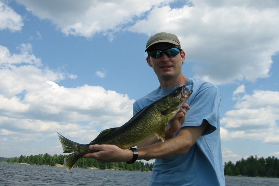 ../image/bill and a walleye.jpg